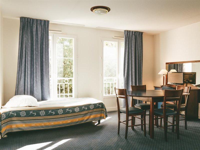 Terres De France - Appart'Hotel La Roche-Posay Buitenkant foto
