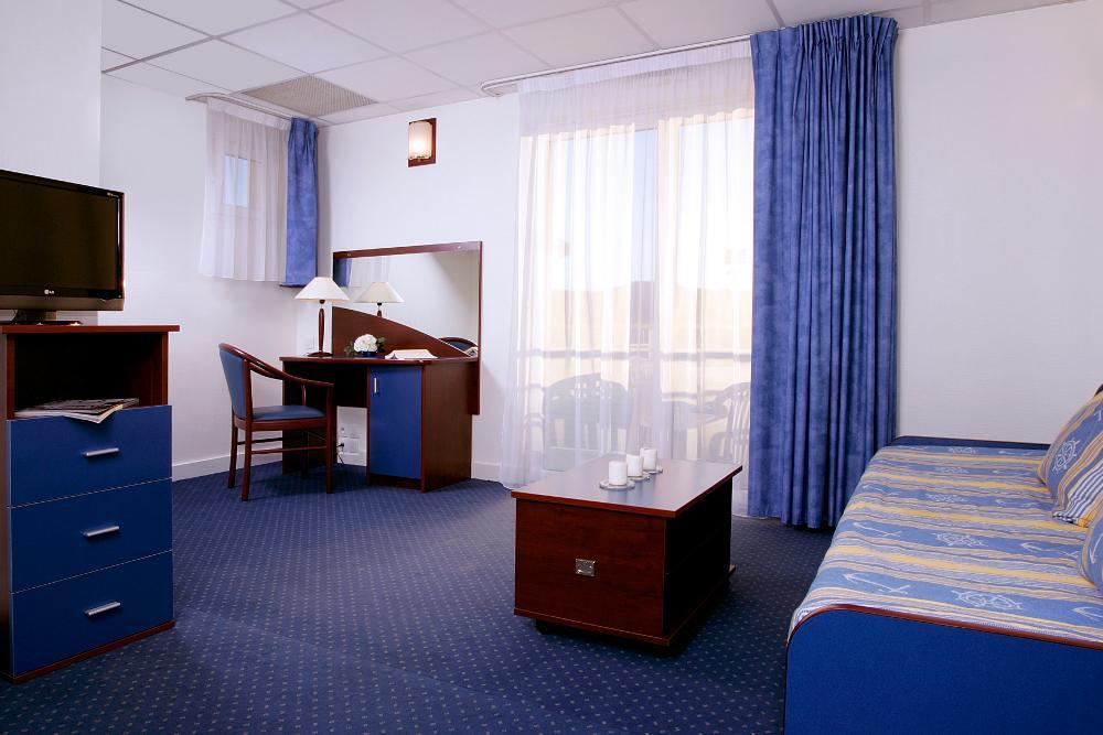 Terres De France - Appart'Hotel La Roche-Posay Buitenkant foto