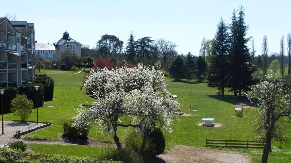 Terres De France - Appart'Hotel La Roche-Posay Buitenkant foto