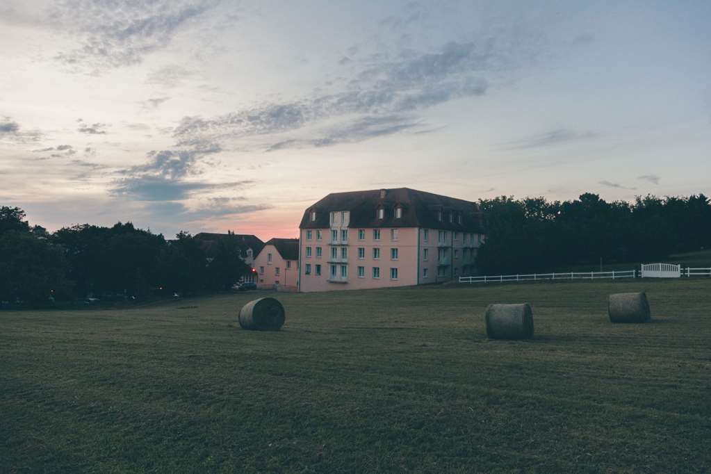Terres De France - Appart'Hotel La Roche-Posay Buitenkant foto